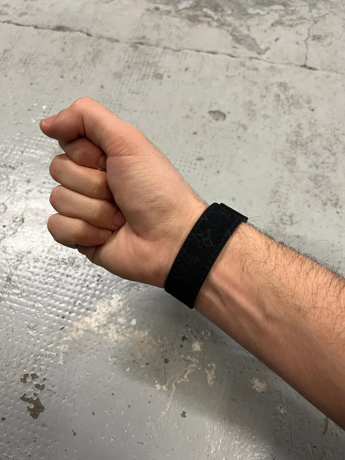 SS2002 Louis Vuitton Monogram Button Black Bracelet ZyWPcZy 2