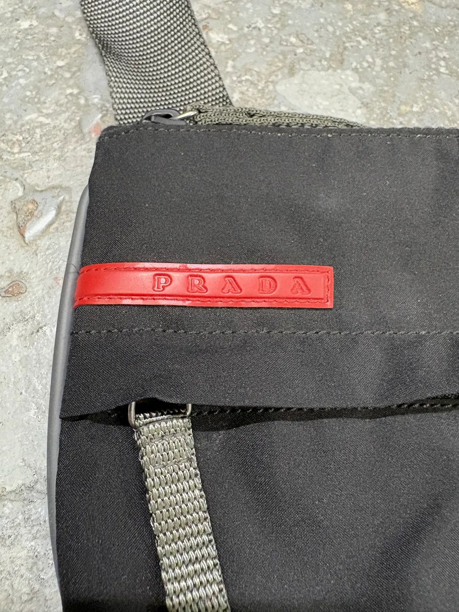 SS2006 Prada Black Linea Rossa Shoulder Bag (OS) tOGTLXk 9