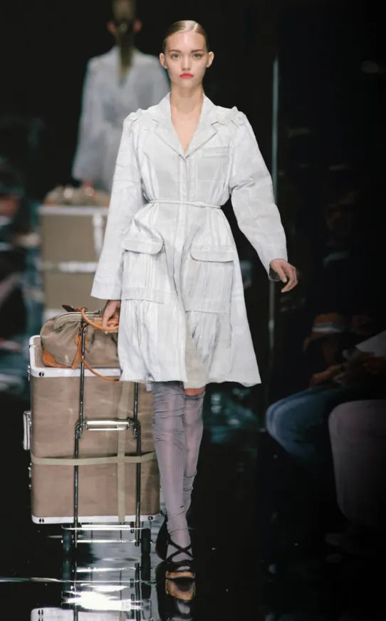 SS2006 Prada Light Grey & Beige Linen Textured Coated Pleated Long Coat QogpvNbw 1