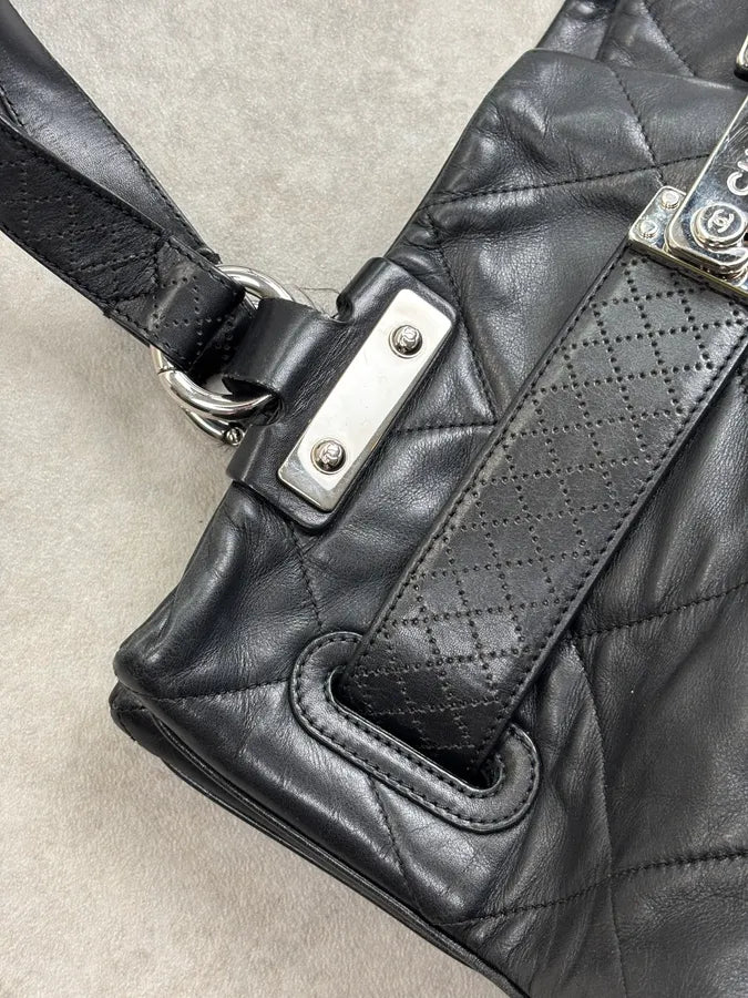 SS2008 Chanel Door Latch Black Quilted Leather Bag bFnoJMe 10