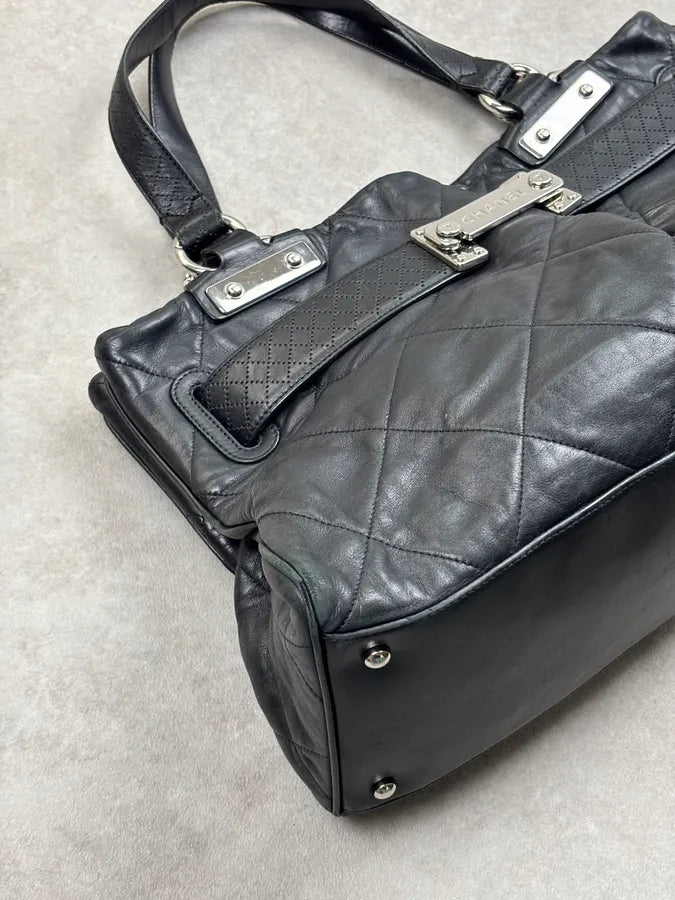 SS2008 Chanel Door Latch Black Quilted Leather Bag bFnoJMe 8