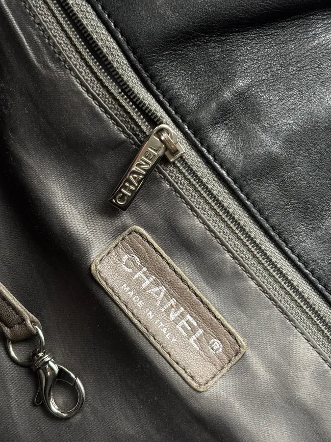 SS2008 Chanel Door Latch Black Quilted Leather Bag bFnoJMe 23