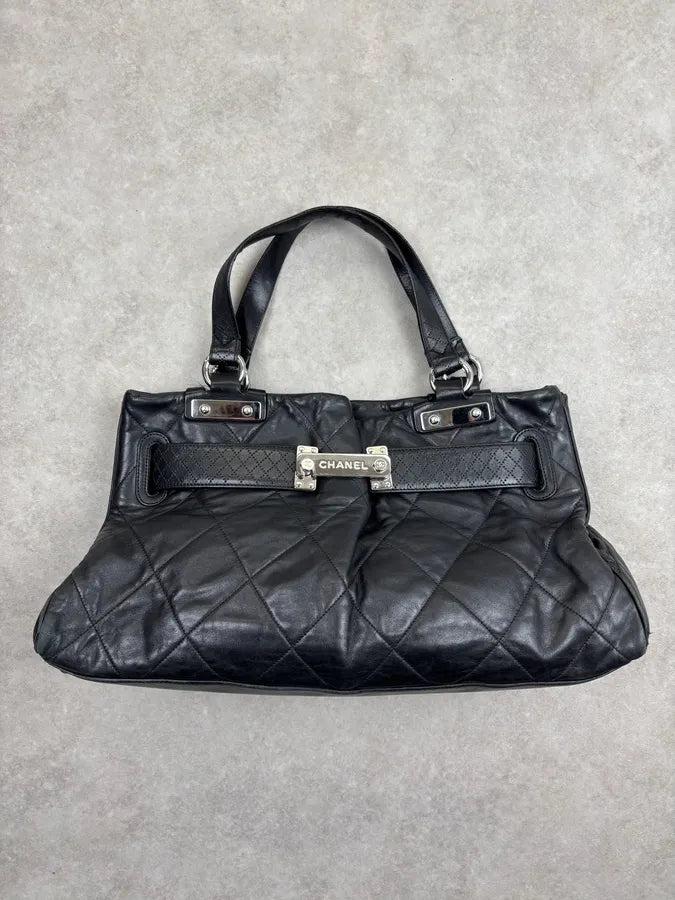 SS2008 Chanel Door Latch Black Quilted Leather Bag bFnoJMe 3