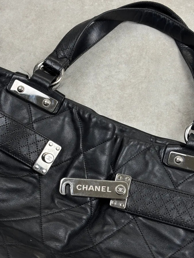 SS2008 Chanel Door Latch Black Quilted Leather Bag bFnoJMe 19
