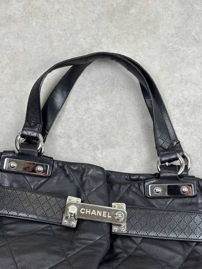 SS2008 Chanel Door Latch Black Quilted Leather Bag bFnoJMe 5