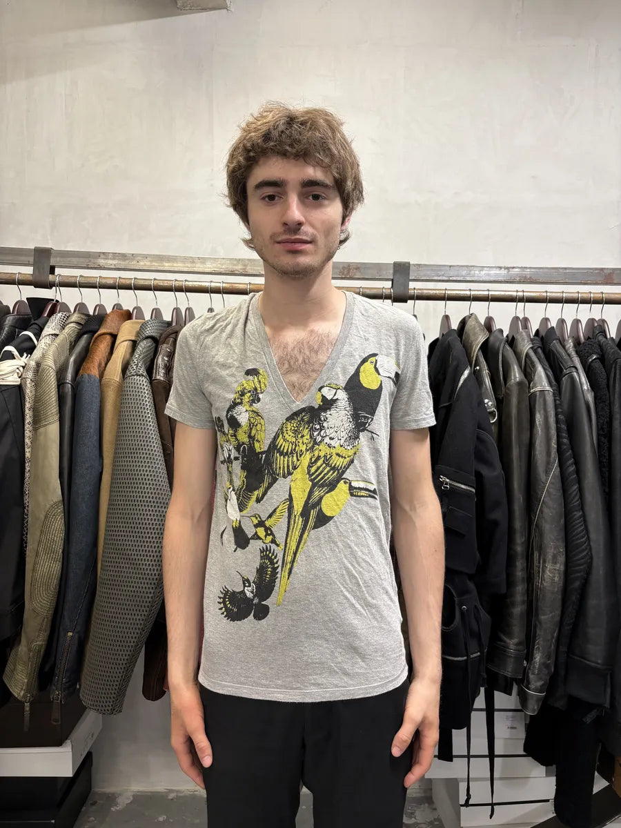 SS2008 Gucci Grey V Neck Birds Toocan T-Shirt wZaoGna 1