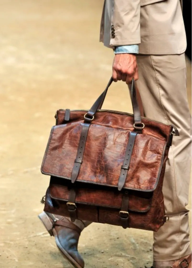 SS2010 Dolce & Gabbana Dark Brown Leather Distressed Studded Messenger Bag kRvUoiLI 1