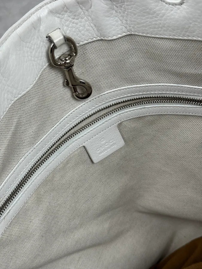 SS2010 Gucci Runway Techno Horsebit White Monogram Leather Large Bag by Frida Giannini cdaefTl 12