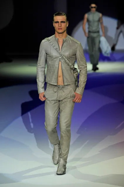 SS2011 Emporio Armani Black Crocodile-Embossed Leather Jacket oQrEbHj 1