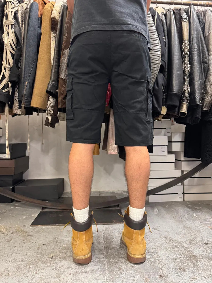 SS2016 Givenchy Black Cargo Shorts by Riccardo Tisci pgUnIok 2