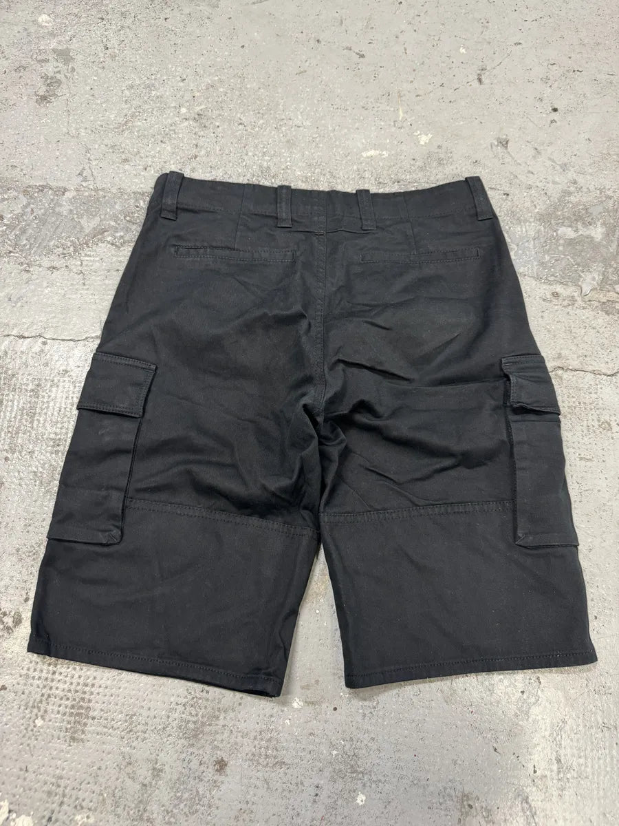 SS2016 Givenchy Black Cargo Shorts by Riccardo Tisci pgUnIok 4