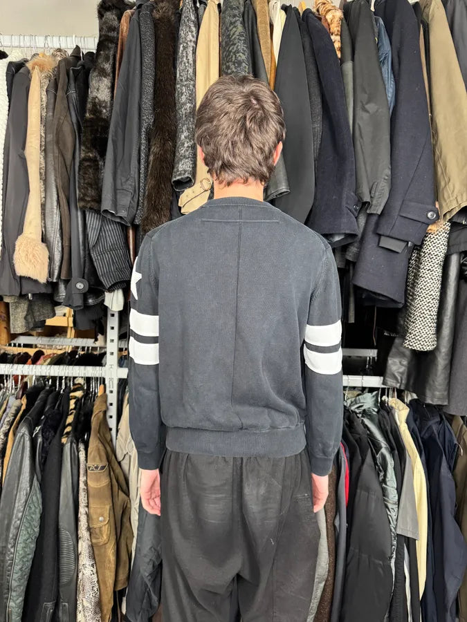 SS2016 Givenchy Black Stars Sweater by Riccardo Tisci OGdOwnt 3