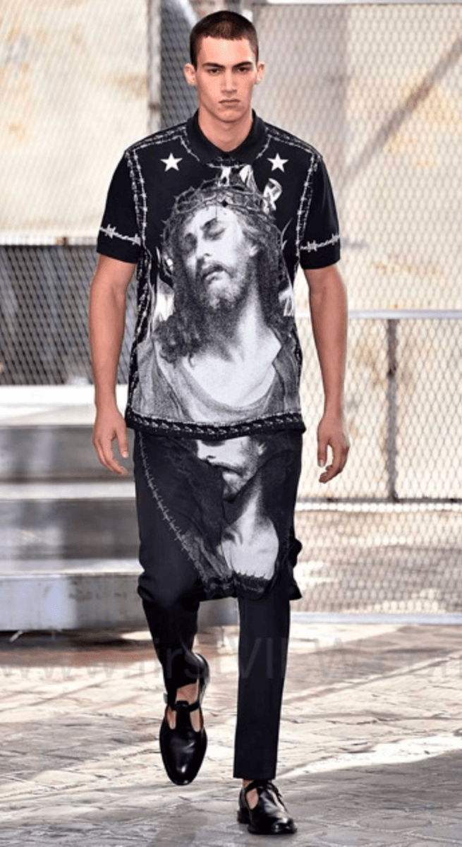 SS2016 Givenchy Jesus Faith Black Sweater by Riccardo Tisci TJsfKXM 3