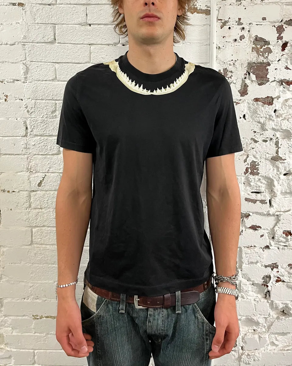 SS2017 Givenchy Black Shark Teeth T-Shirt by Riccardo Tisci XrPOxFj 1