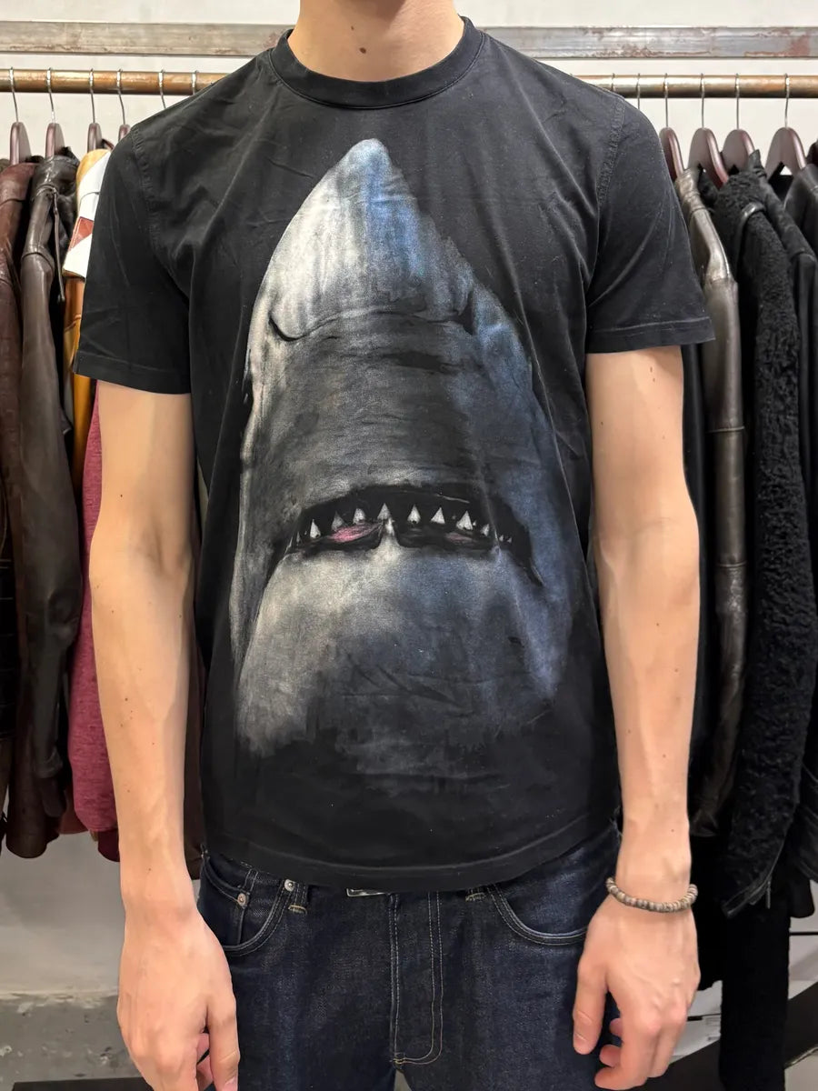SS2017 Givenchy Shark Black T-Shirt by Riccardo Tisci NjrmFcP 1