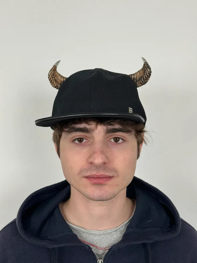 SS2021 Givenchy Horned Black Flat Cap by Matthew Williams hdqQLHS 1