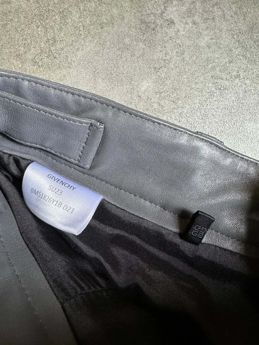 SS2023 Givenchy 1/1 Sample Grey Leather Brut Cargo Shorts qbvdEHt 12