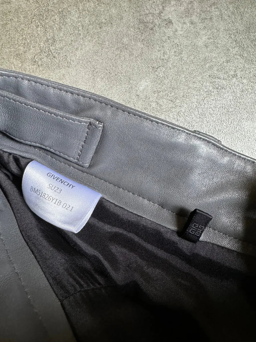 SS2023 Givenchy 1/1 Sample Grey Leather Brut Cargo Shorts qbvdEHt 12