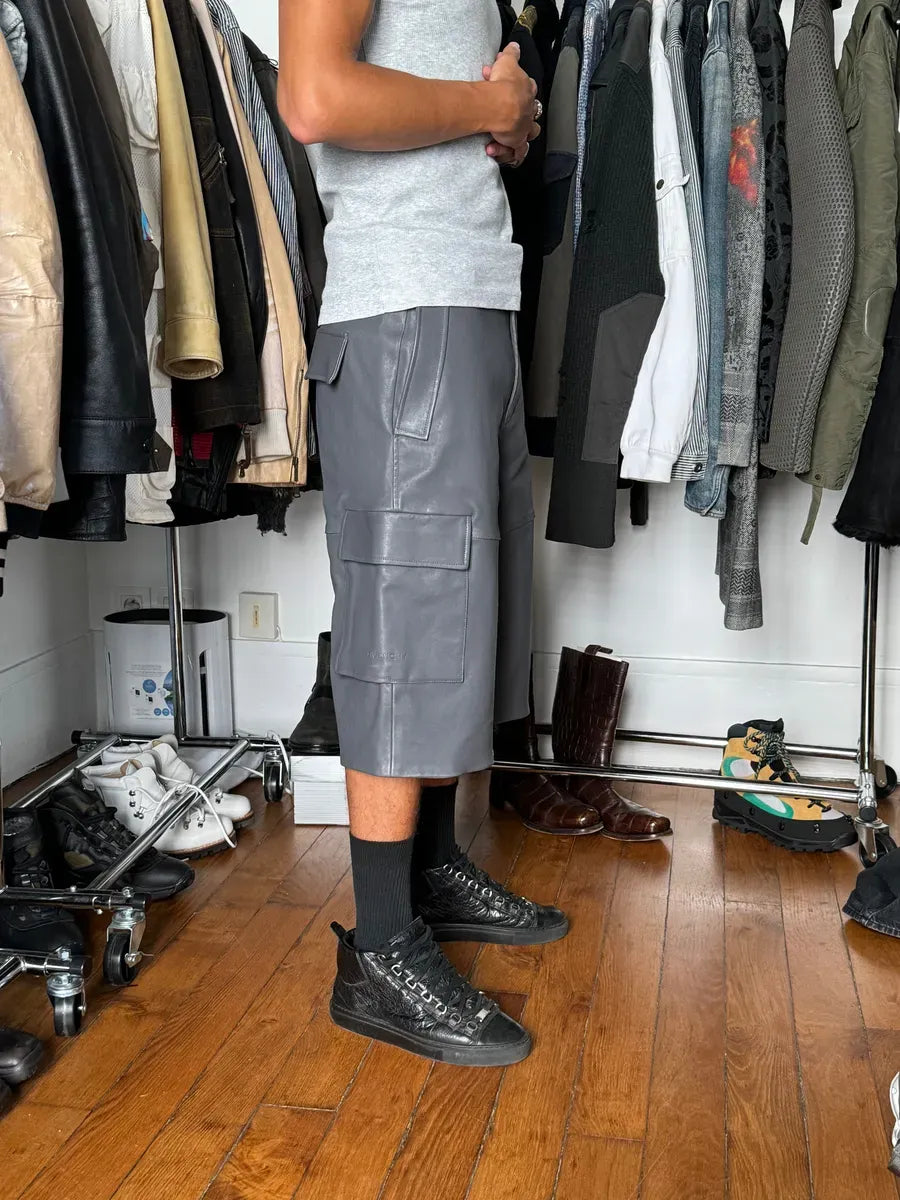 SS2023 Givenchy 1/1 Sample Grey Leather Brut Cargo Shorts qbvdEHt 3