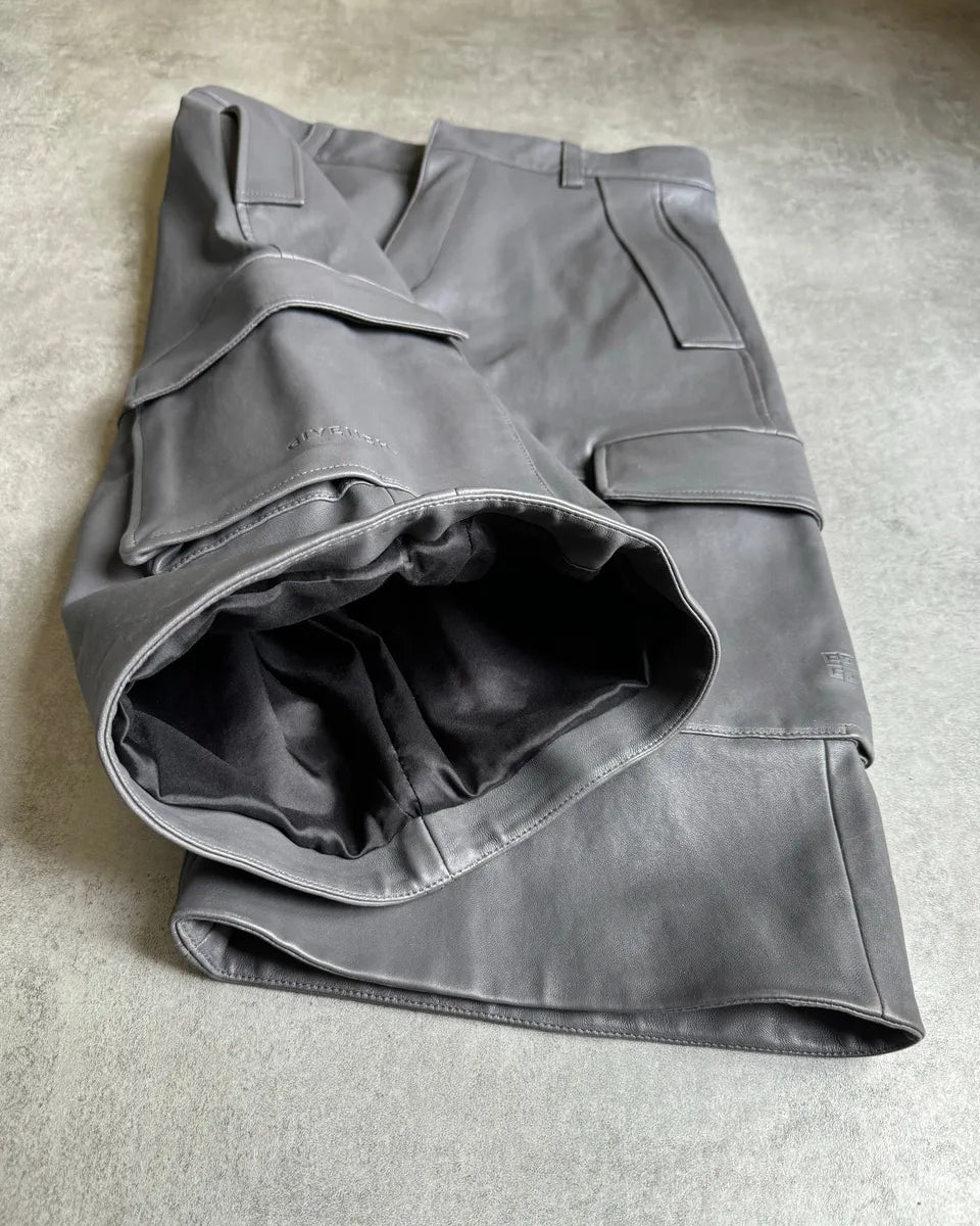 SS2023 Givenchy 1/1 Sample Grey Leather Brut Cargo Shorts qbvdEHt 6