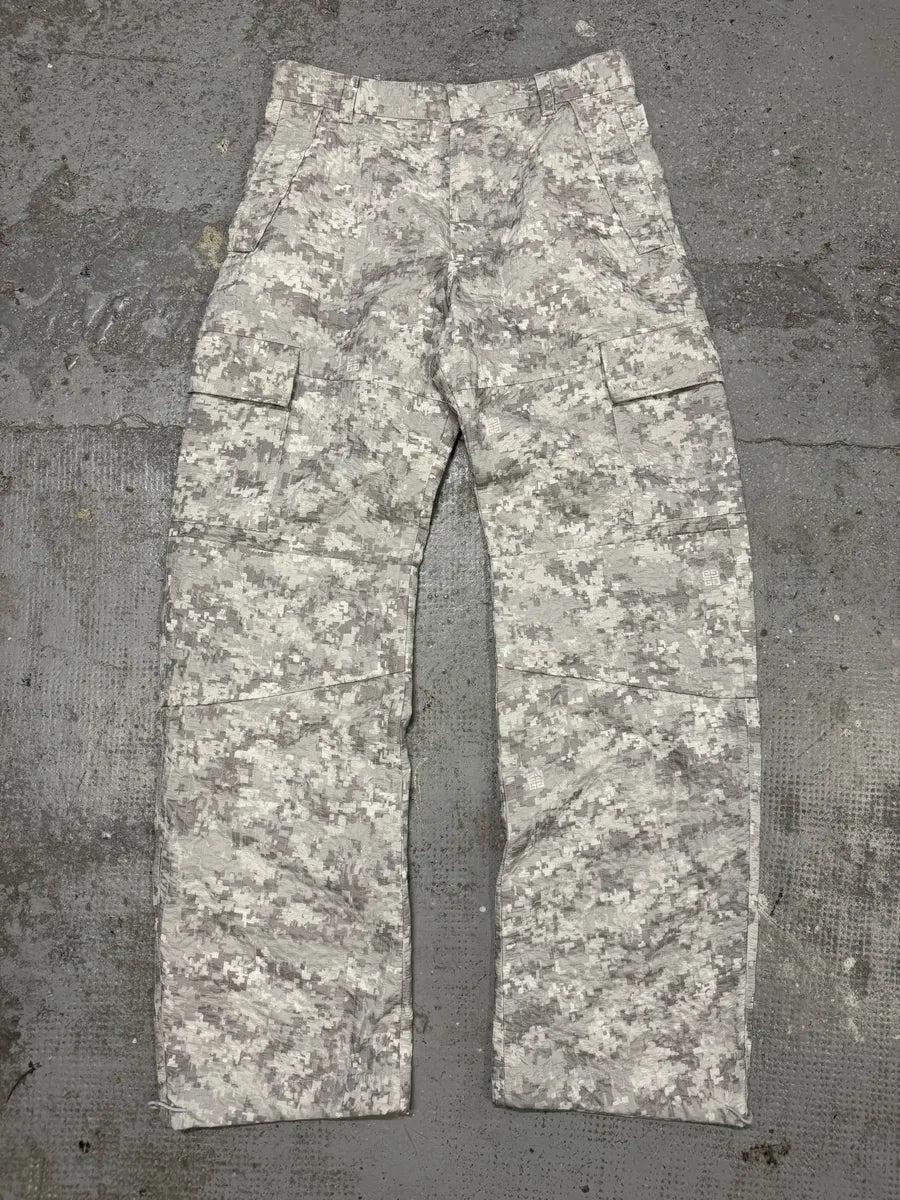 SS2023 Givenchy Camo White Distressed Cargo Pants (S/M) XGSvSfx 11