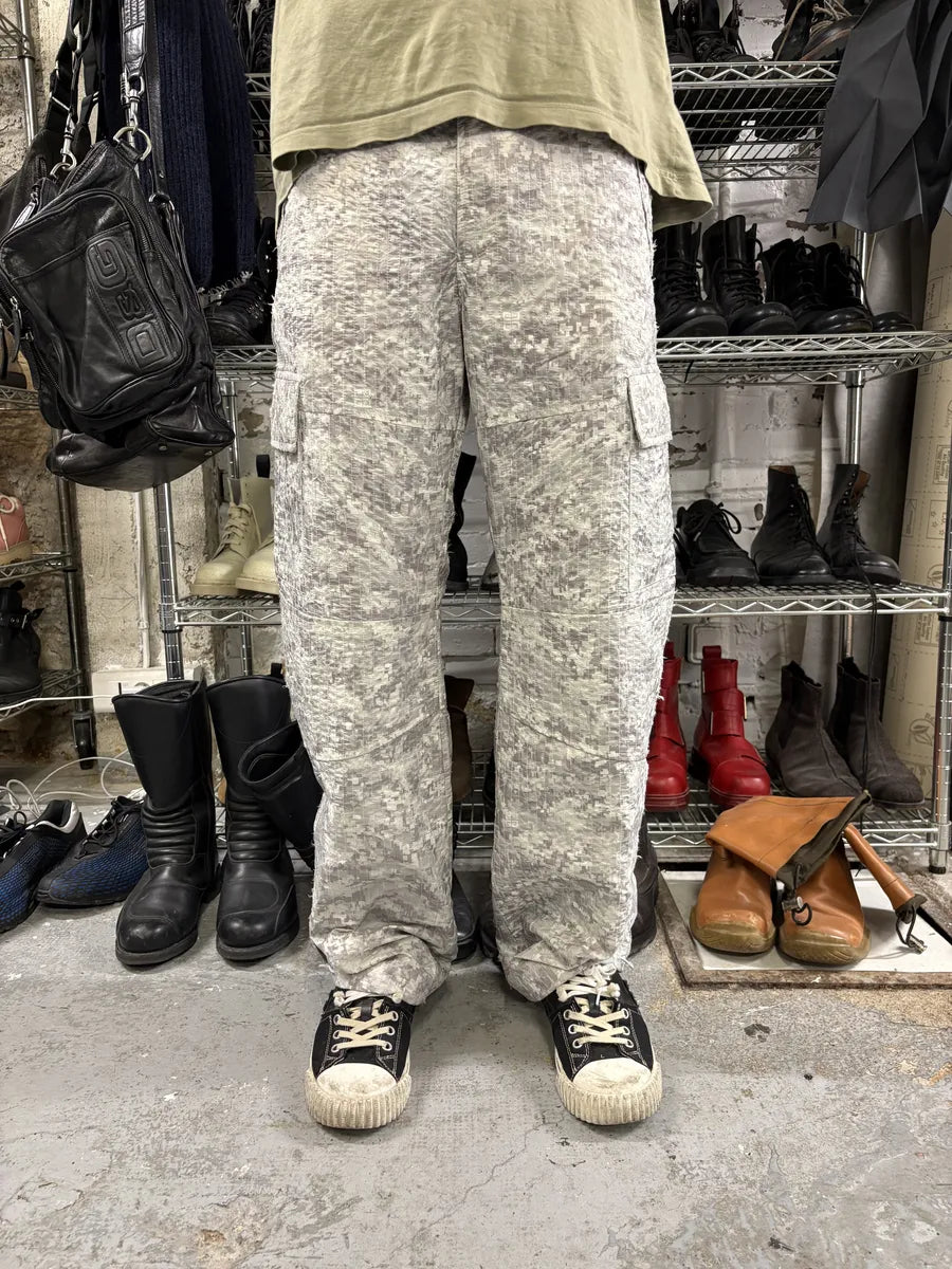 SS2023 Givenchy Camo White Distressed Cargo Pants (S/M) XGSvSfx 13