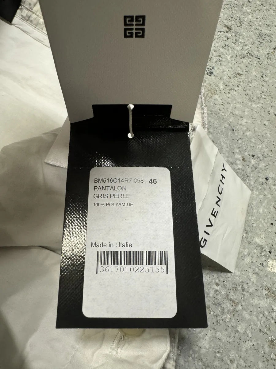 SS2023 Givenchy Camo White Distressed Cargo Pants (S/M) XGSvSfx 7