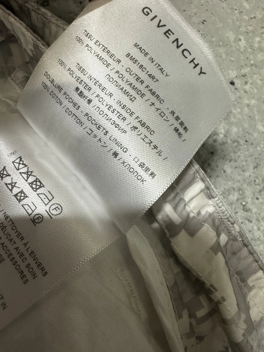 SS2023 Givenchy Camo White Distressed Cargo Pants (S/M) XGSvSfx 8