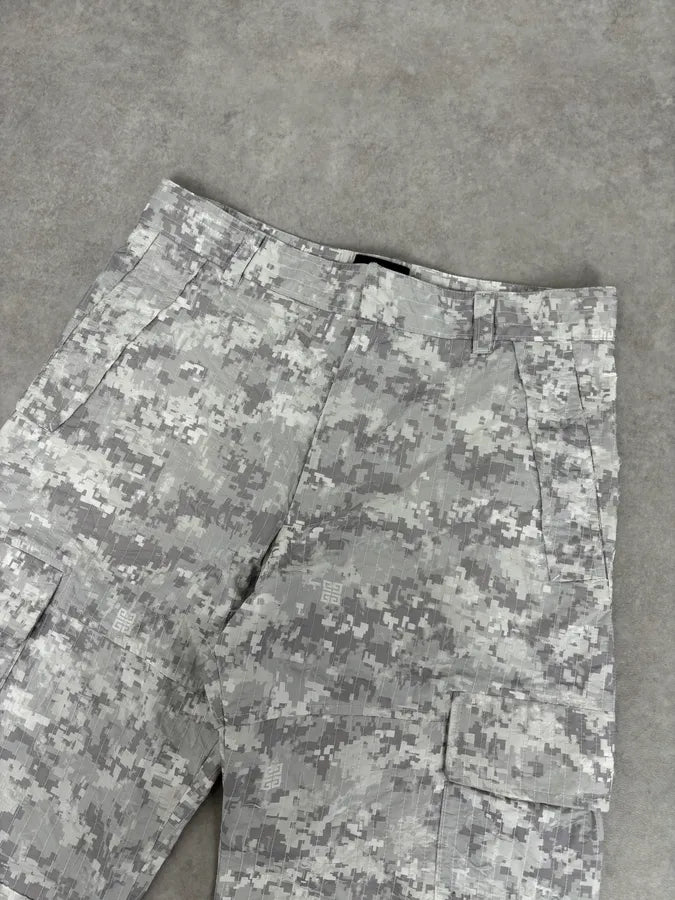 SS2023 Givenchy Camo White Distressed Cargo Pants rAIuIdx 5