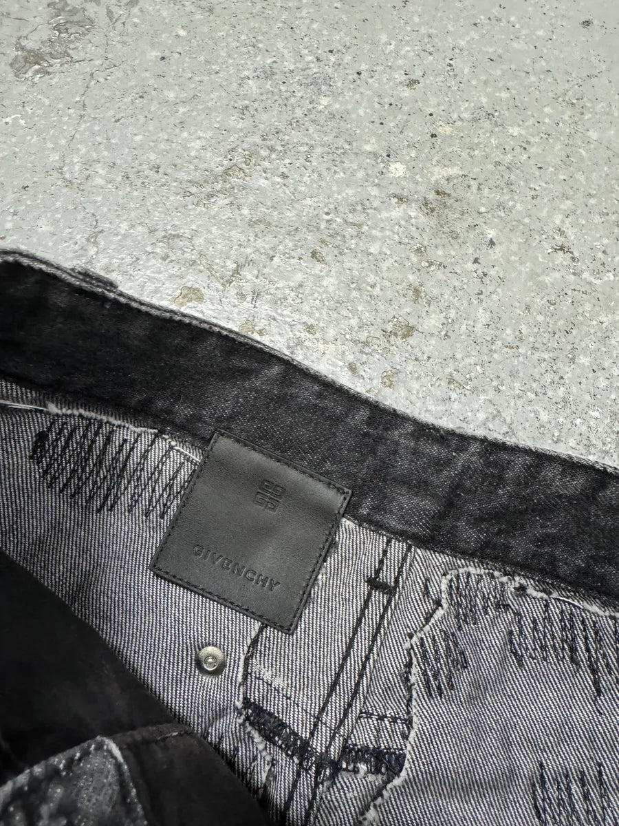 SS2023 Givenchy Cotton Italian Distressed Denim Jeans pRuaXgH 9