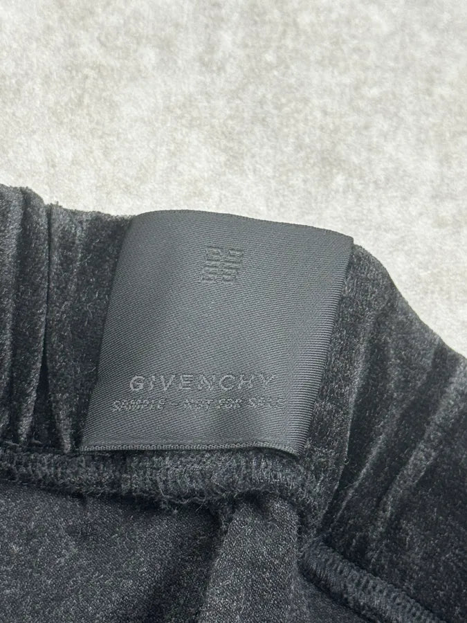 SS2024 Givenchy Black Velvet Cozy Sweatpants TVMMKMu 10