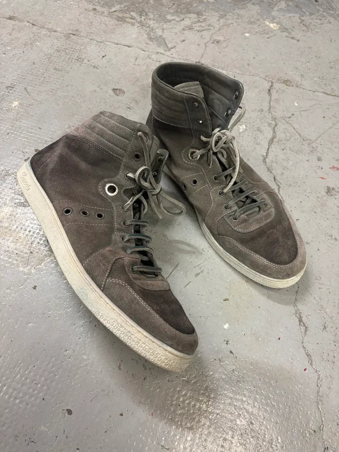 2010s Gucci Eyed Grey Suede Leather High Sneakers ZSRXEar 4