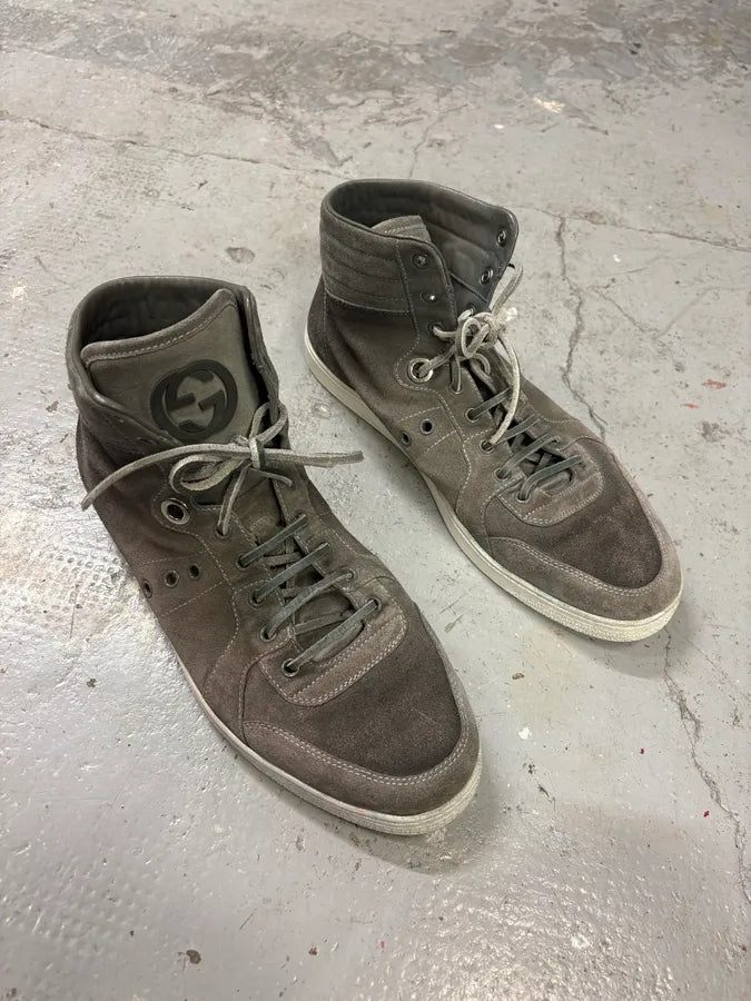 2010s Gucci Eyed Grey Suede Leather High Sneakers ZSRXEar 3