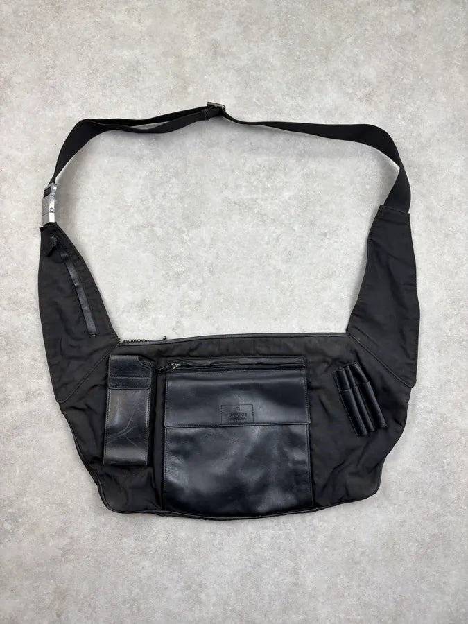 2000s Gucci Black Leather Multi-Pocket Crossbody Bag by Tom Ford jgDWzMu 0