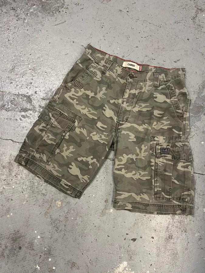 2000s Levi’s Military Camo Cargo Shorts (M/L) bTibZew 4