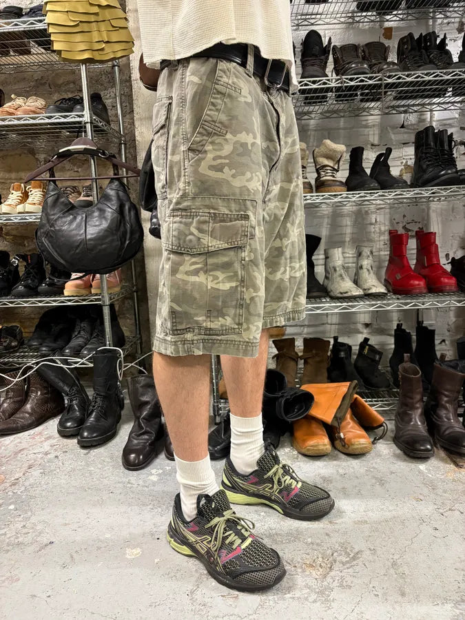 2000s Levi’s Military Camo Cargo Shorts (M/L) bTibZew 2