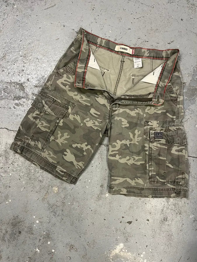 2000s Levi’s Military Camo Cargo Shorts (M/L) bTibZew 5