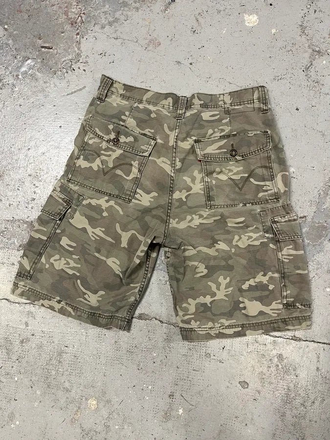 2000s Levi’s Military Camo Cargo Shorts (M/L) bTibZew 6
