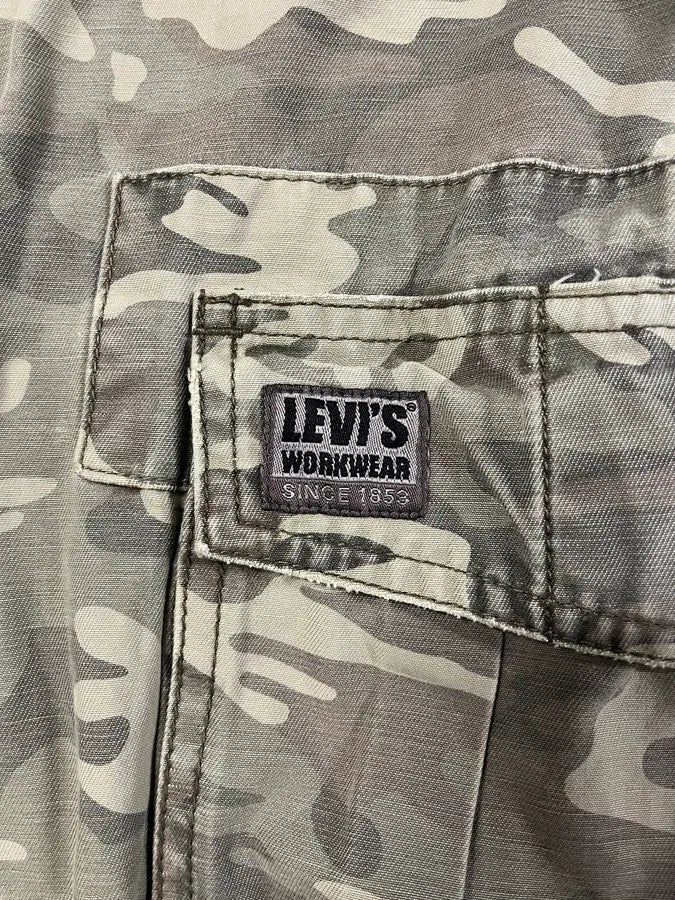 2000s Levi’s Military Camo Cargo Shorts (M/L) bTibZew 7