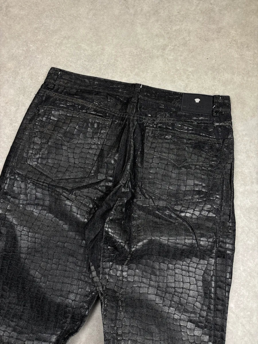2000s Versace Black Denim Croc-Embossed Coated Jeans vLEhGAfY 7
