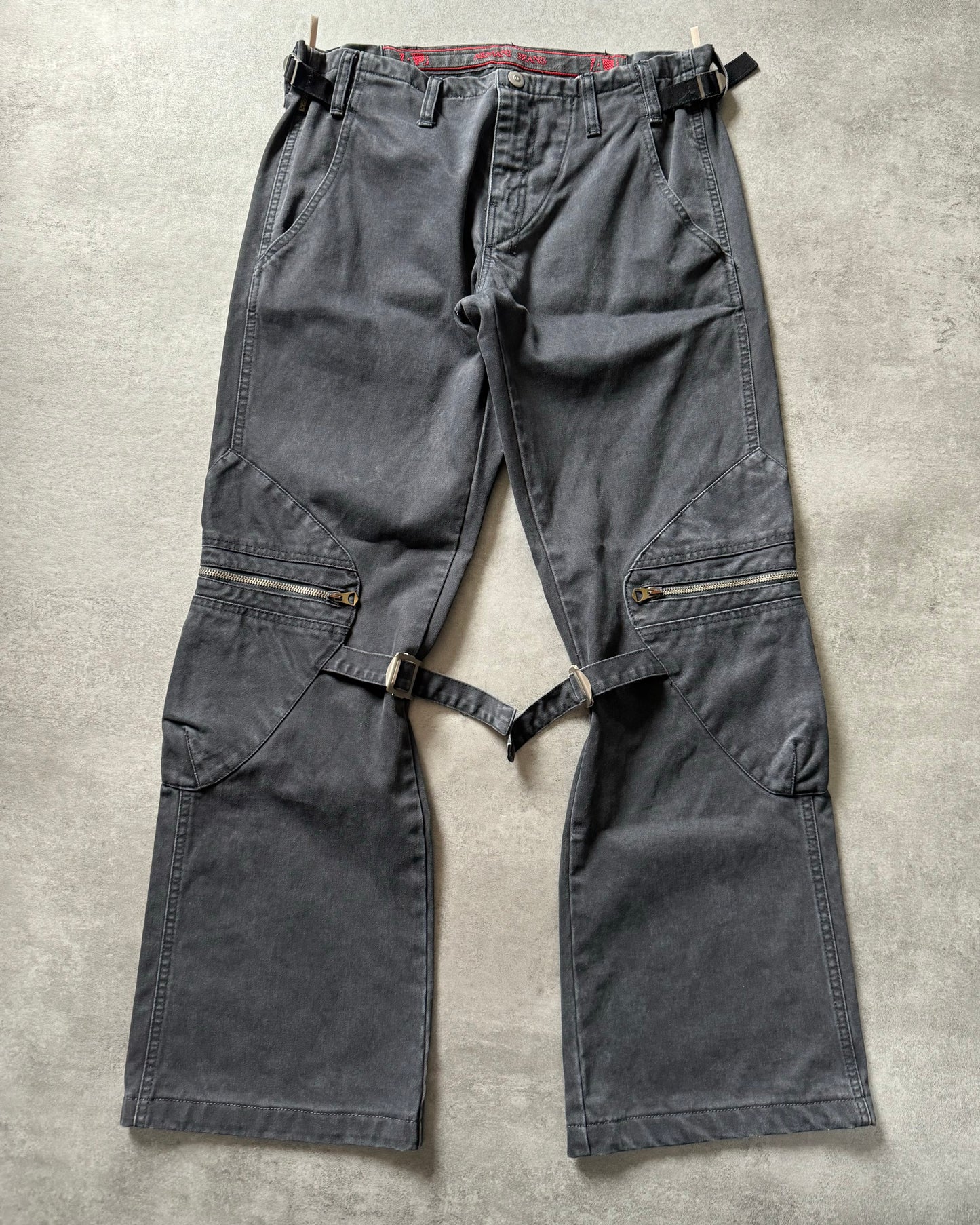 2000s Armani Grey Bondage Cargo Pants (M) - 1