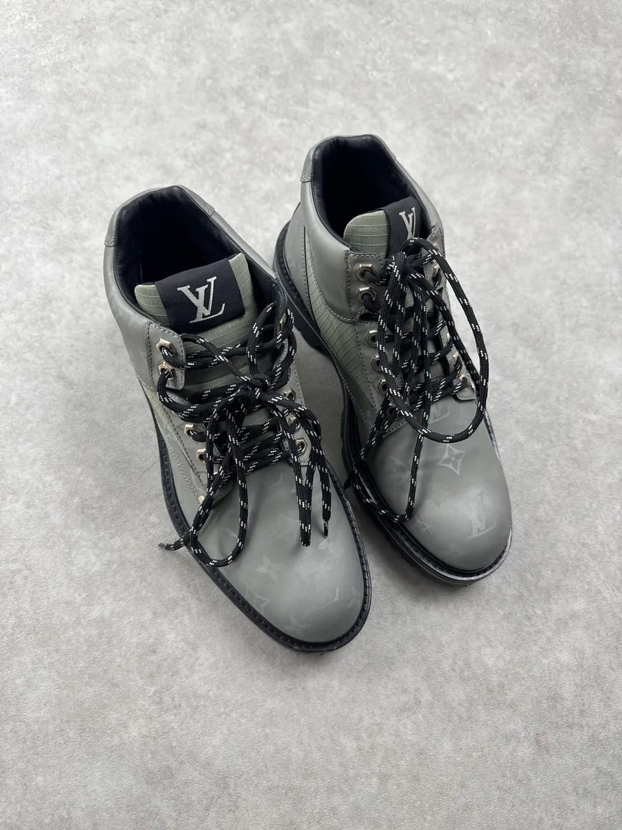 Louis Vuitton Grey Leather Monogram Oberkampf Boots vieCuglG 3