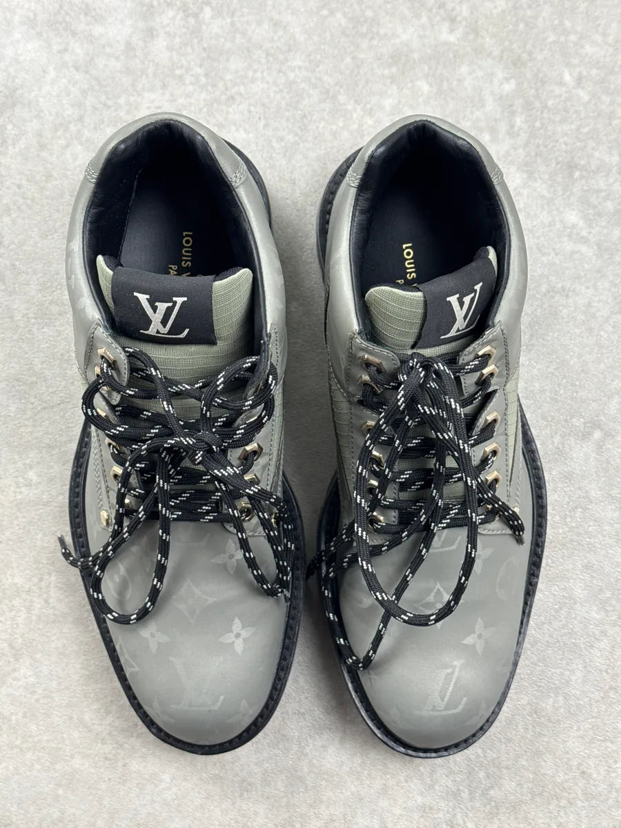 Louis Vuitton Grey Leather Monogram Oberkampf Boots vieCuglG 4