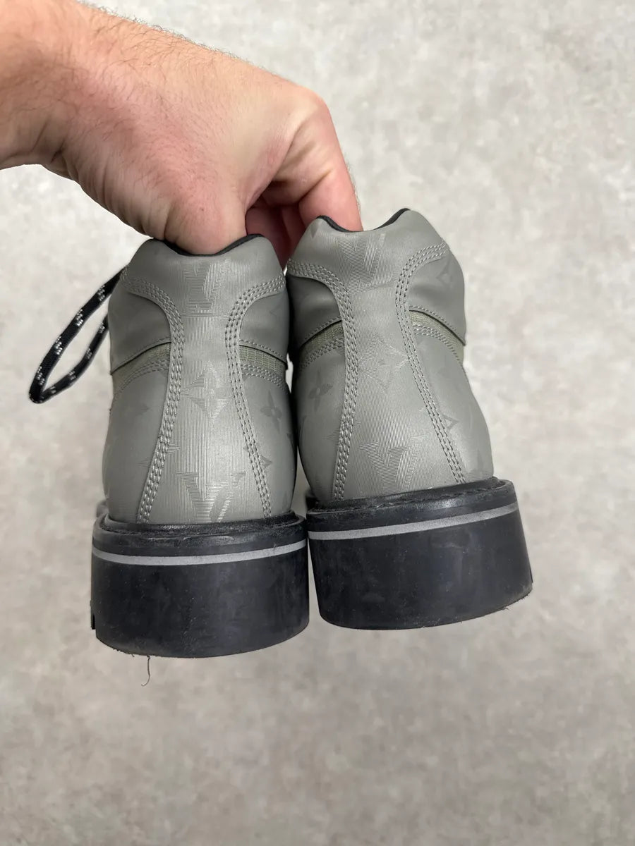 Louis Vuitton Grey Leather Monogram Oberkampf Boots vieCuglG 7