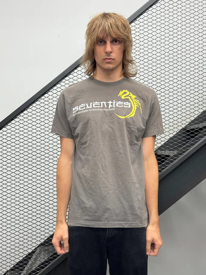 1980s Vintage Grey Yellow Dragon T-shirt RZUOKXF 1