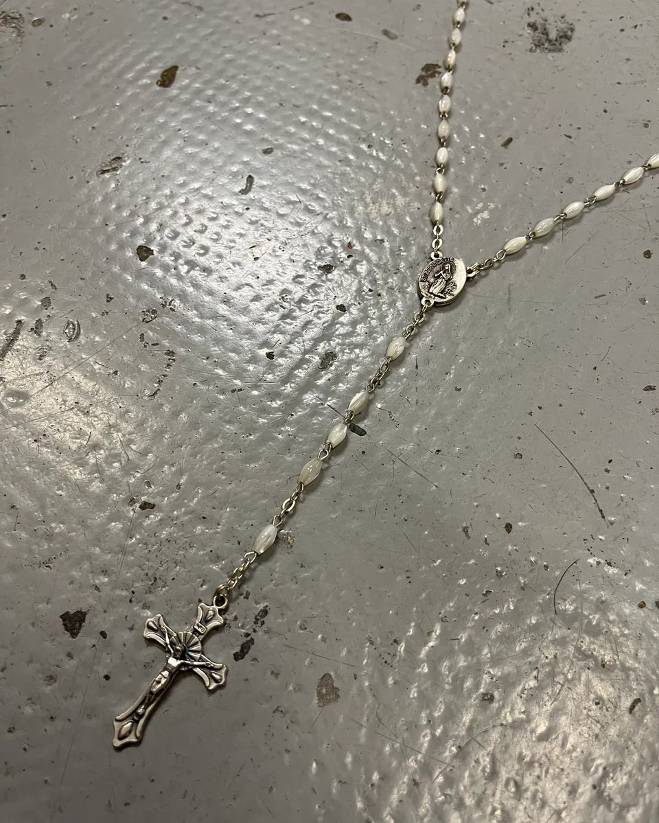 Vintage White Beaded Metal Rosarie Necklace YAhlSqd 2
