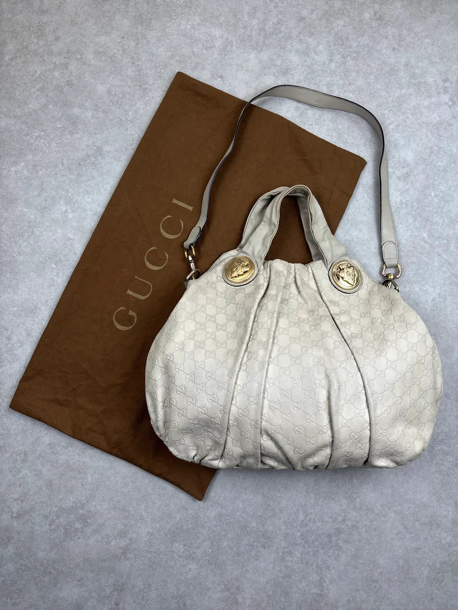 2000s Gucci Light Grey Leather Crest Medallion Shoulder Bag by Frida Giannini xgSCqvID 3