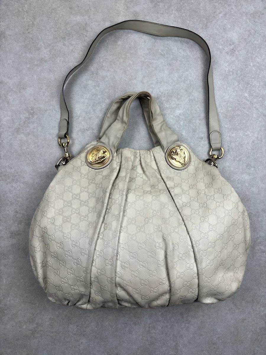 2000s Gucci Light Grey Leather Crest Medallion Shoulder Bag by Frida Giannini xgSCqvID 0