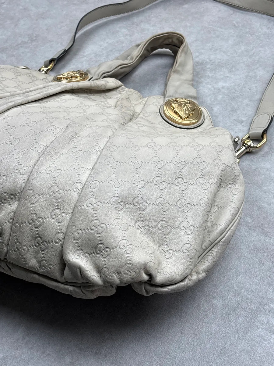2000s Gucci Light Grey Leather Crest Medallion Shoulder Bag by Frida Giannini xgSCqvID 8