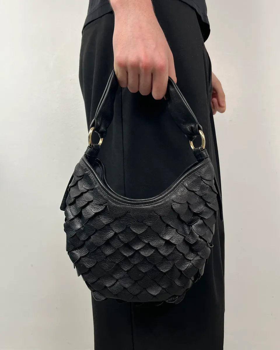 Yves Saint Laurent Black Leather Fishscale Hobo Shoulder Bag rxnaBmG 2